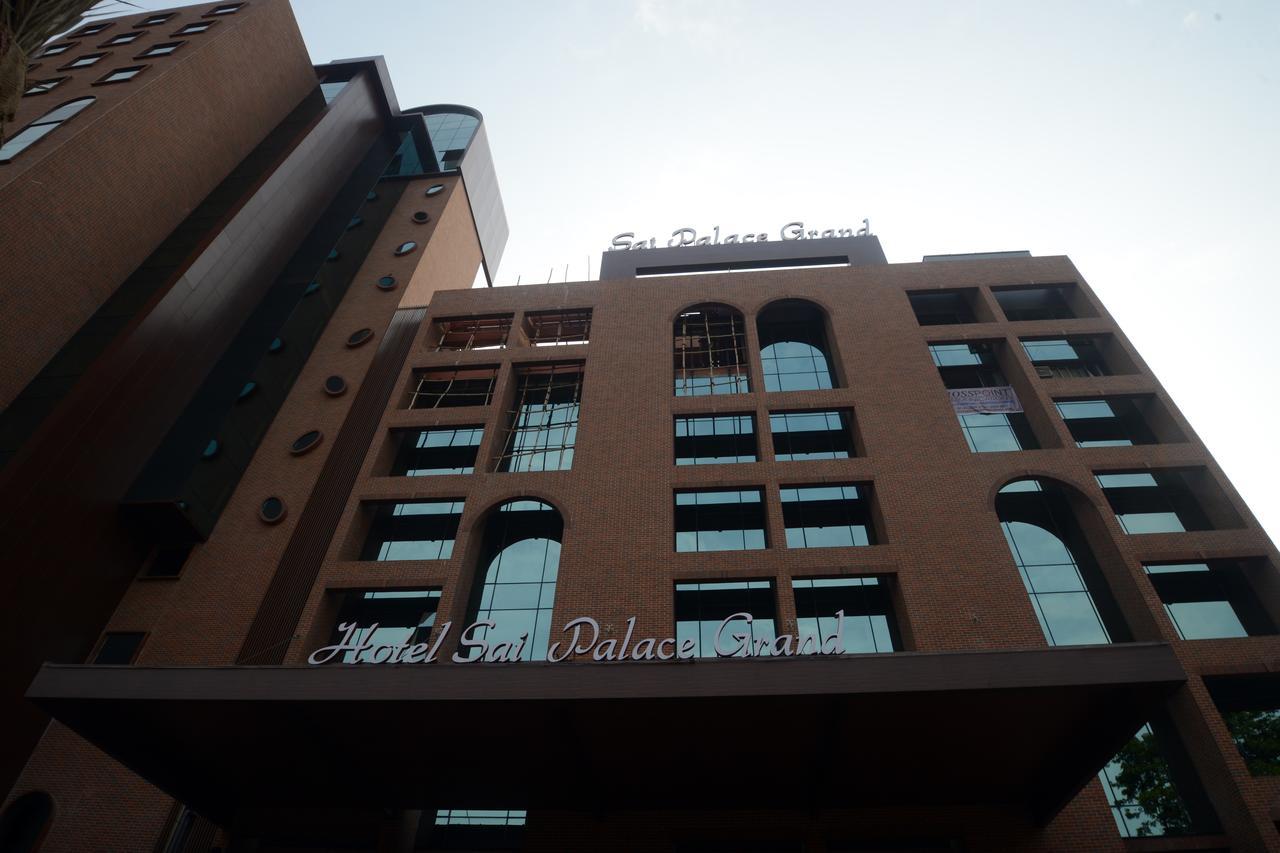 Sai Palace Grand, Malad Bombay Esterno foto