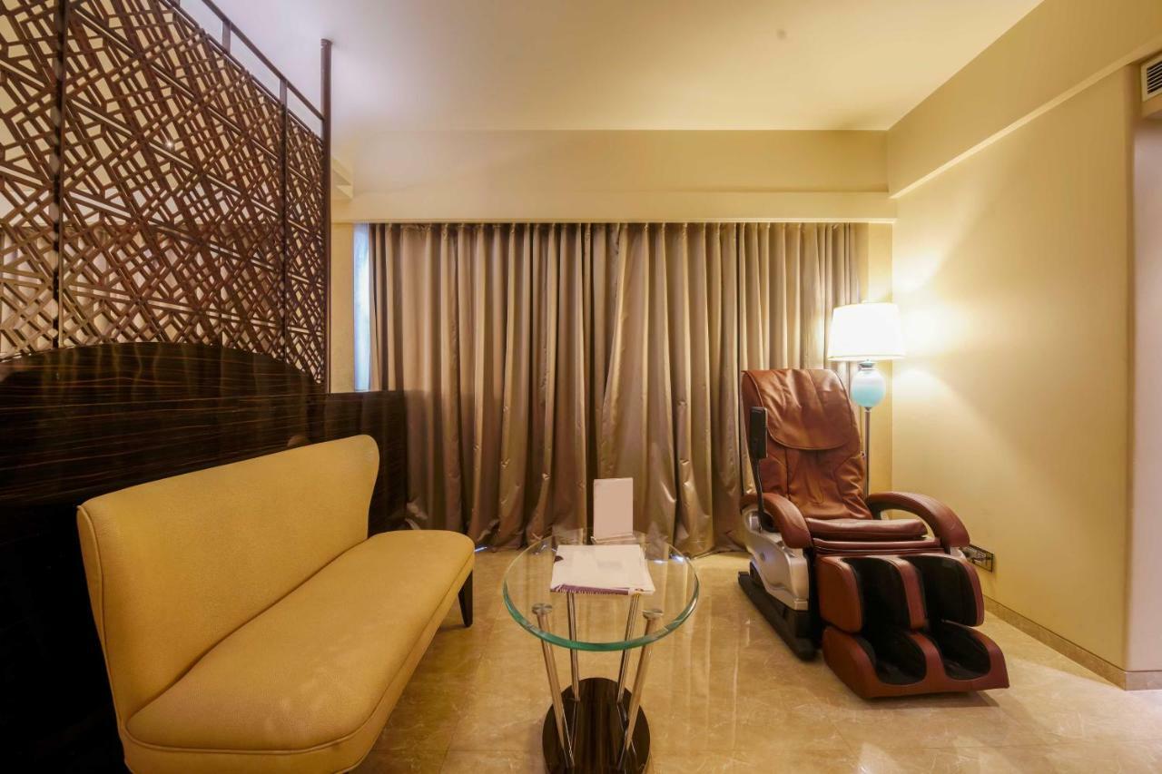 Sai Palace Grand, Malad Bombay Esterno foto