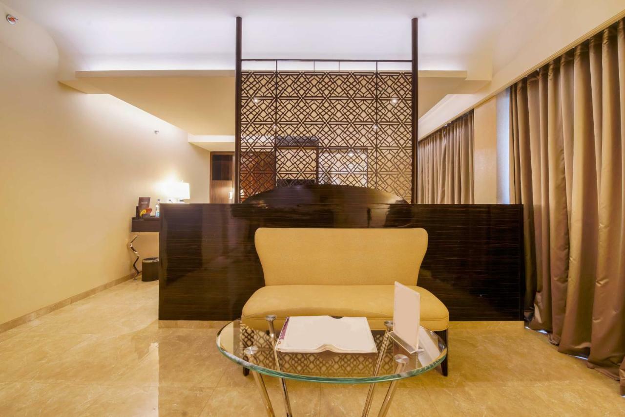 Sai Palace Grand, Malad Bombay Esterno foto