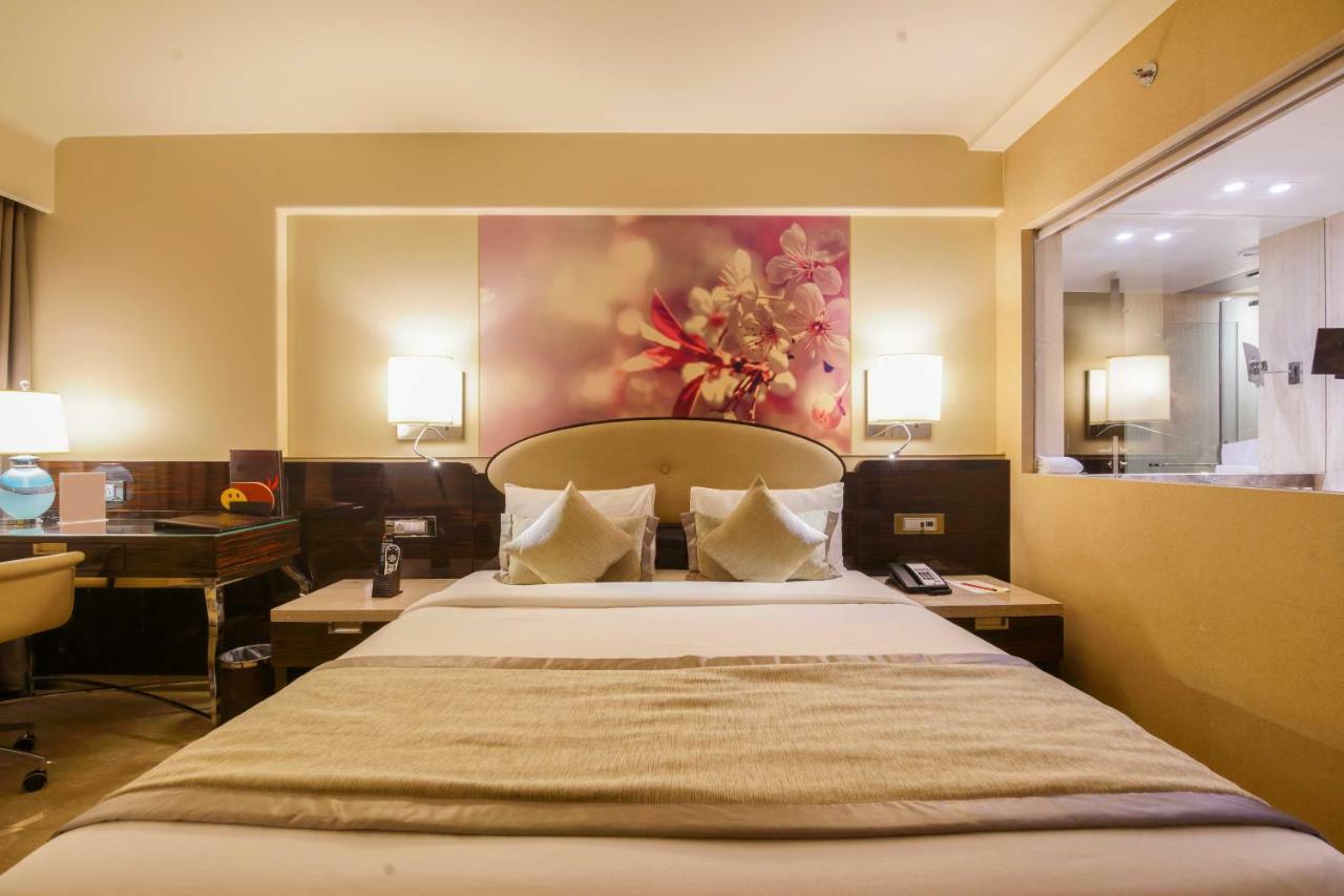 Sai Palace Grand, Malad Bombay Esterno foto