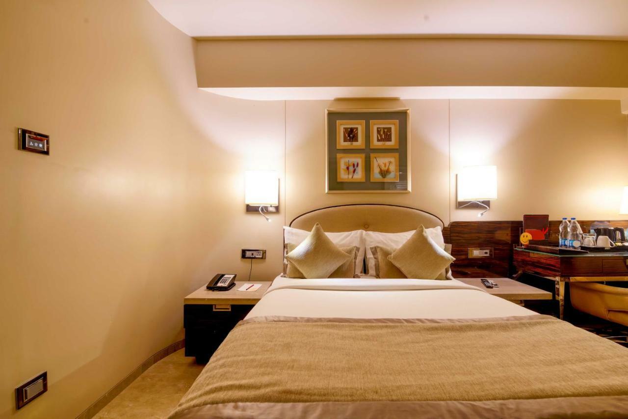 Sai Palace Grand, Malad Bombay Esterno foto