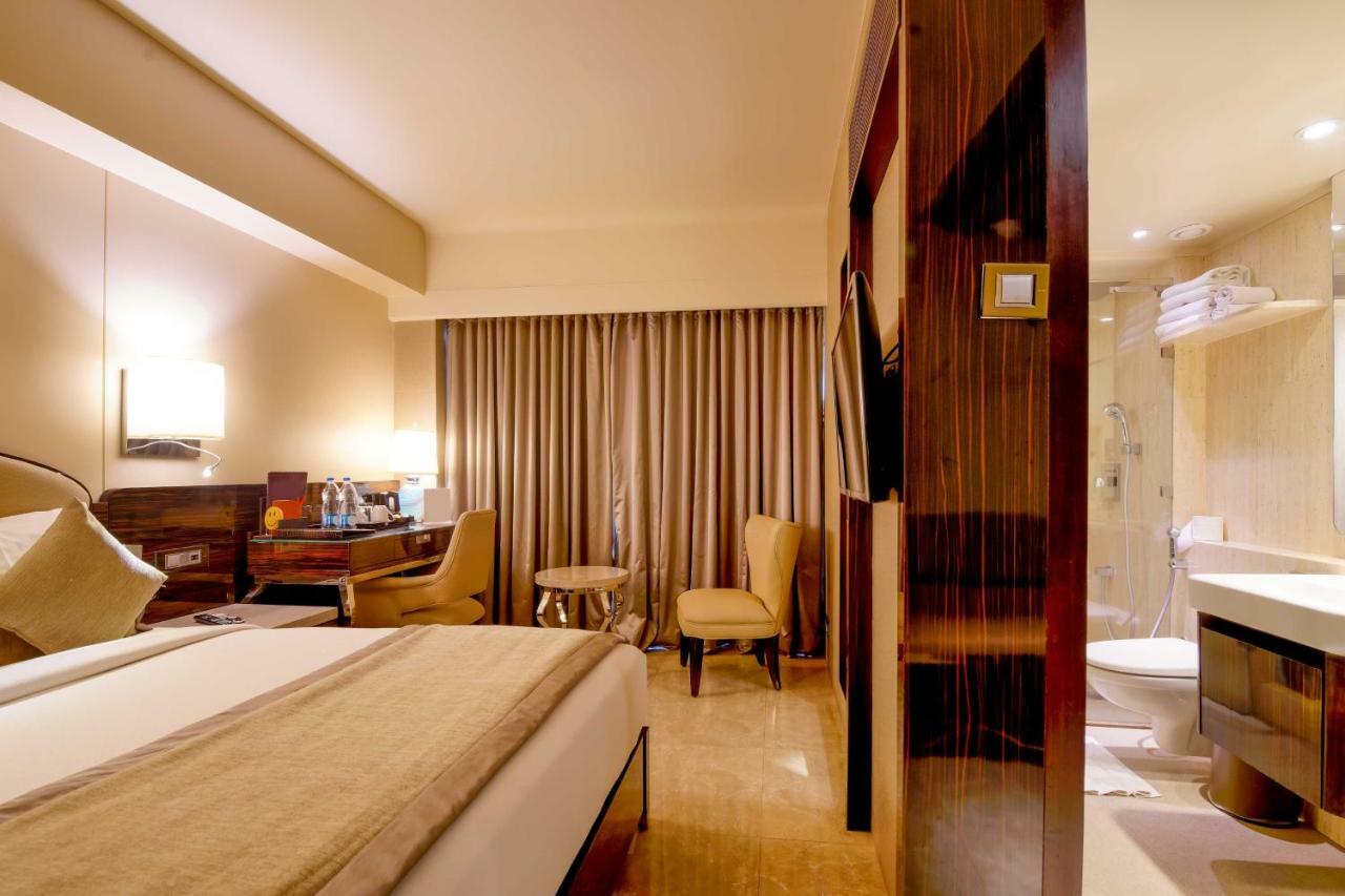 Sai Palace Grand, Malad Bombay Esterno foto